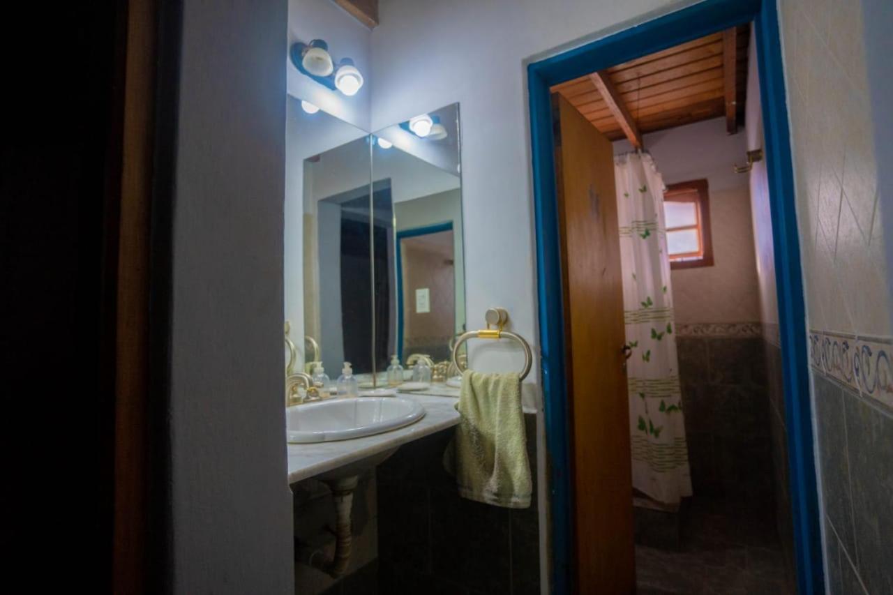 La Casa De Emma Hostel Ескуел Екстериор снимка