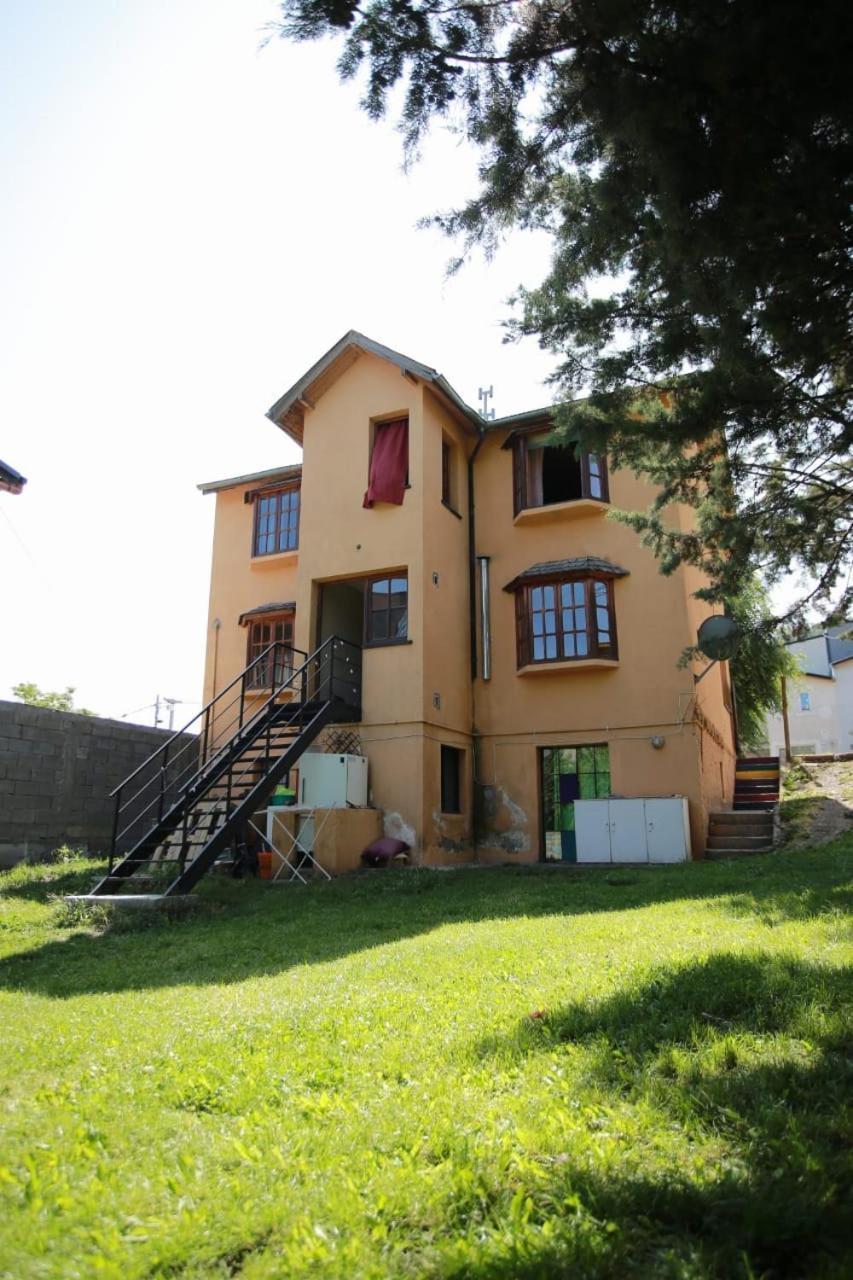 La Casa De Emma Hostel Ескуел Екстериор снимка